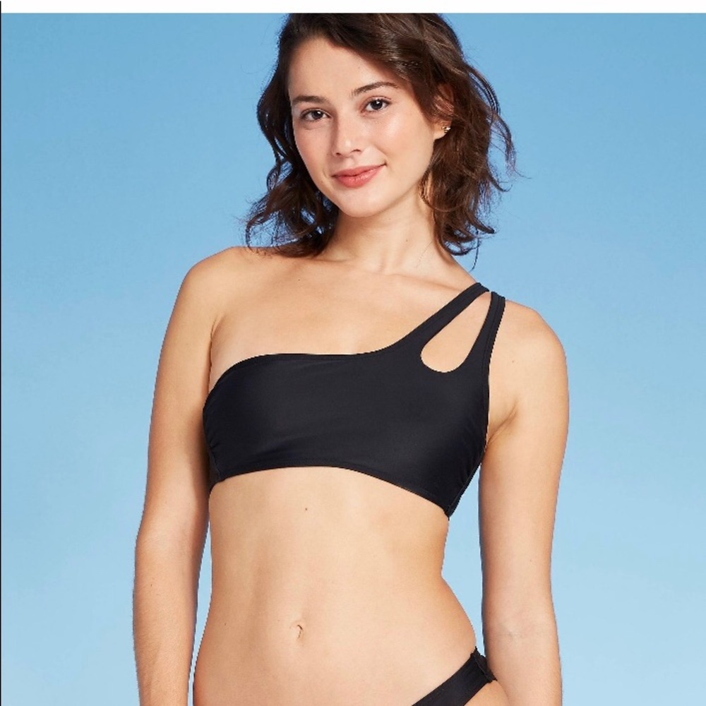 NWT bikini top Junior size medium